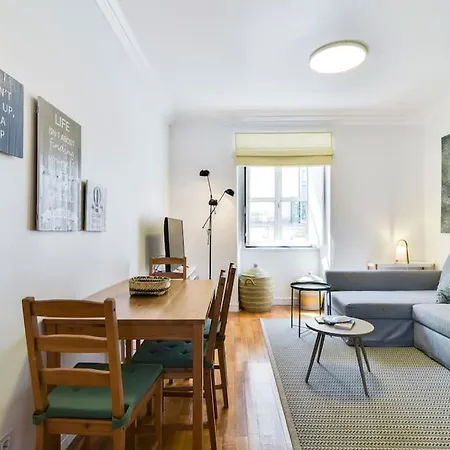Lägenhet 1 Bedroom In Baixa Chiado! *