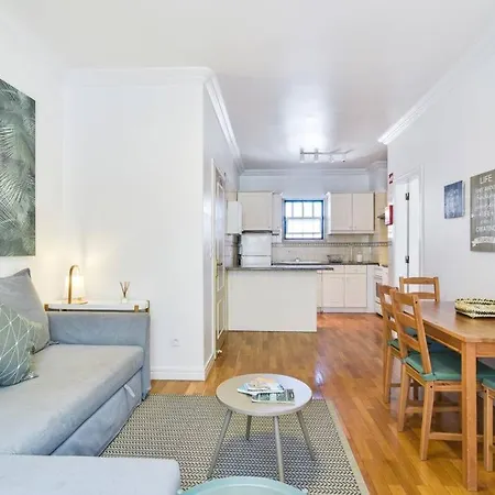 1 Bedroom In Baixa Chiado! Lägenhet