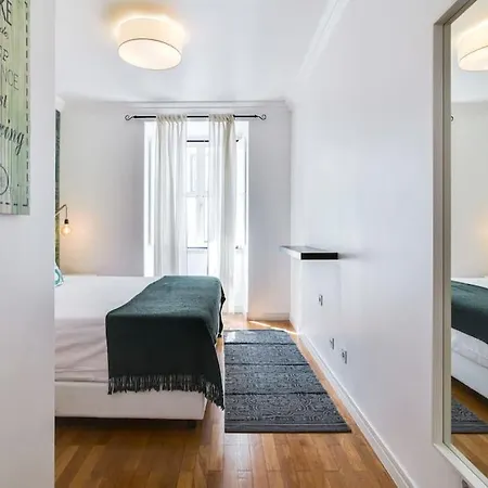 아파트 1 Bedroom In Baixa Chiado! 리스본