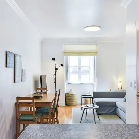 Lägenhet 1 Bedroom In Baixa Chiado!