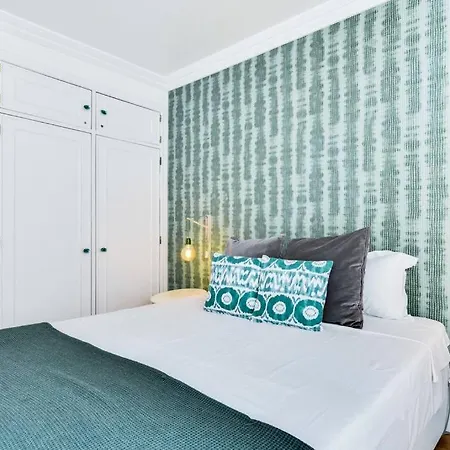 1 Bedroom In Baixa Chiado! * 리스본